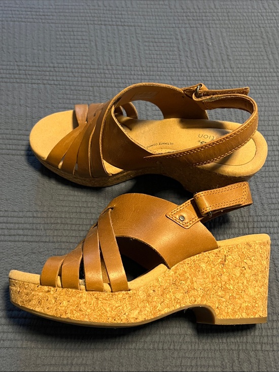 Clarks Shoes - Clarks Tan Leather Strappy Wedge Sandals 7 1/2 Wide